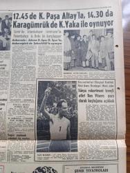 Hürriyet Gazetesi - Turkish Newspaper - 19 Kasım 1960 - İlk hareket Fazıl Akkoyunlu dün gece kabil'e gönderildi fotoğraf - İstanbul Üniversitesi Rektörü Sıddık Sami Onar Ankara palas'ta Milli Birlik komitesi üyeleri ile fotoğraf - İkinci milli birlik komitesinin ilk basın toplantısında Albay Yurdakuler artık bombalar patlatmak niyetinde değiliz dedi - kurucu meclis tasarısı Cemal Gürsel'e veriliyor - doğuda ağalar saltanatının sonu - Sıtkı Yırcalı Yüce divanda - Hollywood'un kralı ünvanlı Clark Gable karısının yanına gömülecek - İstanbul'da sinema tiyatro programı - Sabite Tur Gülerman Pekak gazinosunda - yumurcak filmi başrolde Muzaffer tema Münir Özkul Cebeci Park Sus sinemasında - biçimli göğüslere sahip olmak için -  Skoda - ölüm saçan yarasa filmi Ar sinemasında - Fenerbahçe Darüşşafaka basketbol maçı fotoğraf - Fenerbahçe Kıbrıs'a davet edildi - Beşiktaş'ın durumu yazan Eşref Şefik - Galatasaray basketbol takımı Dün çalıştı - Rostov takımı Yarın Taksim ile oynuyor
