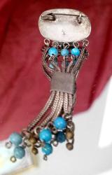 GÜMÜŞ SAVATLI YEŞİM VE FİRUZE TAŞLI ANTİKA BROŞ