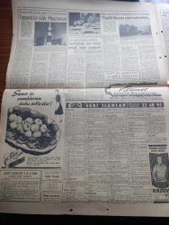 Hürriyet Gazetesi - Turkish Newspaper - 15 Aralık 1960 - boğazda 3 gemi yandı 51 kişi kayıp - Yugoslav tankeri Peter Zoraniç cayır cayır yanarken fotoğraf - facia sebebi 2 dev tankerin çarpışıp birden tutuşması - feci kazada Tarsus vapuru da yandı - Ölenlerden kaptan Cevdet Çubukçu Şekip Mumcu fotoğraf - kaza nasıl oldu krokisi - Grizu faciası 21 maden işçisi can verdi - Zonguldak'ta kozlu incir harmanı ocağı infilakinde 14 de yaralı var - Akbank - İstanbul'da sinema tiyatro programı - Fenerbahçe Galatasaray mühim maçı için çalışmalar fotoğraf - Ayhan Işık - Spor toto'nun 15. Haftasında 13 maçı bilen 70 kişi 2770 er lira alacaklar - 6-7 Eylül sanıkları kendilerini savundu - Adnan Menderes inkılabın samimiyetine yüzde yüz inanıyorum dedi fotoğraf - yepyeni bir silah Minuteman fotoğraf - boğazdaki Deniz faciasından fotoğraflar - denize akan alevler fotoğraf - Tarsus vapuru yanıyor fotoğraf - Gökler hakimi gordon karikatür - Fatoş karikatür -  Güngörmüşler karikatür - Ekrem Şen kayıp