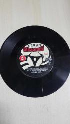 GÜLEN GÜL TAN YERİ AĞARDI GELMEDİN KARAR VERDİM İÇMEMEYE  45 LİK PLAK