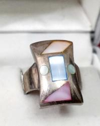 GÜMÜŞ SEDEF DETAYLI YÜZÜK    ÖLÇÜ 15  7,47 GR