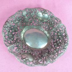 KABARTMA BİTKİSEL GÖRSELLİ , AJURLU ALAŞIM METAL BÜYÜK MEYVE TABAĞI