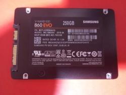Samsung 860 EVO 250 GB SATA SSD (Sağlık 100 , Prof ürün , Sorunsuz , Performanslı , İkinci El)