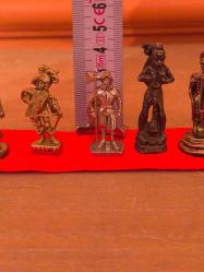 18 adet Avrupa Pirinç asker lotu. 3 te bir fiyatına