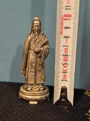 925 damgalı Keşiş Heykeli