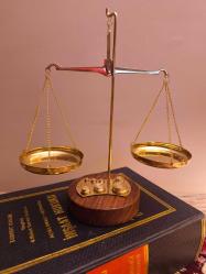 LOT.6 » Pirinç ve Ahşap Terazi