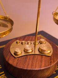 Pirinç ve Ahşap Terazi