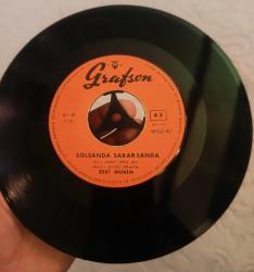 Zeki Müren ( Solsanda Sarardanda - Şarap Mahzende Yillanir) 45'lik Plak