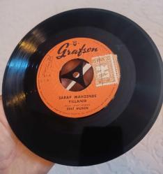 Zeki Müren ( Solsanda Sarardanda - Şarap Mahzende Yillanir) 45'lik Plak