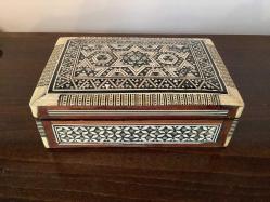 LOT.1 » SEDEF KAKMALI AHŞAP KUTU