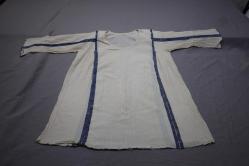 EL TEZGAHINDA DOKUNMUŞ - YAKASI AÇIK BEYAZ BÜRÜMCÜK -