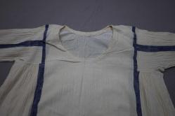 EL TEZGAHINDA DOKUNMUŞ - YAKASI AÇIK BEYAZ BÜRÜMCÜK -