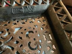 ANTİKA DEMİR ÜTÜ  ALTLIĞI  - SOVYET DÖNEMİ 1960 İMALATI