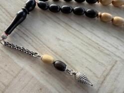 Siyah-beyaz abanoz ağacı efe maskot tesbih