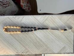 Siyah-beyaz abanoz ağacı efe maskot tesbih