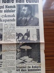 Hürriyet Gazetesi - Turkish Newspaper - 29 Nisan 1960 - İstanbul Ankara'da örfi idare ilan edildi - Orgeneral Fahri Özdilek İstanbul korgeneral Namık Argüç Ankara örfi idare komutanı oldular fotoğraf - İstanbul'da gece sokağa çıkmak yasak eğlence yerleri kapandı - Mazlum Kayalar Demokrat Parti grup başkanlığından istifa etti Fotoğraf - CENTO toplantısı Tahran'da açıldı - Nusaybin'de Hulahop şeyhi öldürüldü - 11 yıl sonra Rhee saraydan çıktı fotoğraf - İran şahı da Dün hariciye vekili Fatin Rüştü Zorlu'yu kabul etti - Almanlar fuarda ekmek imal edecekler - Kızılay'ın İran'a yardımı - İstanbul'da sinema tiyatro programı - feza'ya evvela kim gidecek - İngiltere'de Mr. Wilson Totodan 2,5 milyon kazandı fotoğraf - Real Madrid Barcelona'yı nasıl yendi fotoğraf - 60 bin kişilik Fenerbahçe stadı şimdiki yerinde inşa edilecek - kasımpaşalı Recep Adanır satışa çıkarılacak - Türkiye Brezilya tenis kuraları bugün çekiliyor - İzmir altınordu takımı dün sabah vapurla İstanbul'a geldi fotoğraf