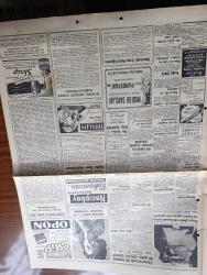 Hürriyet Gazetesi - Turkish Newspaper - 29 Nisan 1960 - İstanbul Ankara'da örfi idare ilan edildi - Orgeneral Fahri Özdilek İstanbul korgeneral Namık Argüç Ankara örfi idare komutanı oldular fotoğraf - İstanbul'da gece sokağa çıkmak yasak eğlence yerleri kapandı - Mazlum Kayalar Demokrat Parti grup başkanlığından istifa etti Fotoğraf - CENTO toplantısı Tahran'da açıldı - Nusaybin'de Hulahop şeyhi öldürüldü - 11 yıl sonra Rhee saraydan çıktı fotoğraf - İran şahı da Dün hariciye vekili Fatin Rüştü Zorlu'yu kabul etti - Almanlar fuarda ekmek imal edecekler - Kızılay'ın İran'a yardımı - İstanbul'da sinema tiyatro programı - feza'ya evvela kim gidecek - İngiltere'de Mr. Wilson Totodan 2,5 milyon kazandı fotoğraf - Real Madrid Barcelona'yı nasıl yendi fotoğraf - 60 bin kişilik Fenerbahçe stadı şimdiki yerinde inşa edilecek - kasımpaşalı Recep Adanır satışa çıkarılacak - Türkiye Brezilya tenis kuraları bugün çekiliyor - İzmir altınordu takımı dün sabah vapurla İstanbul'a geldi fotoğraf