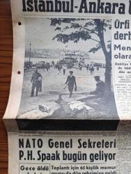 Hürriyet Gazetesi - Turkish Newspaper - 30 Nisan 1960 - İstanbul Ankara üniversiteleri 1 ay tatil - İstanbul'da bahar havası yaşandı fotoğraf - örfi idareler taşralı olan talebelerin derhal yerlerine dönmelerini bildirdi - Adnan Menderes hadiseler ile alakalı olarak radyoda bir konuşma yaptı - CENTO vekiller konseyi toplantısında İran şahının açış nutku fotoğraf - Fatin Rüştü Zorlu Tahran'da bir konuşma yaptı - Güney Kore'de idareyi ele alan hariciye vekili Huh Çung fotoğraf - Chessman yine ölüme yaklaştı - NATO genel sekreteri P.H. Spaak bugün geliyor - Batı trakya'dan 25 kişi iltica etti - İstanbul'da sinema tiyatro programı - köylüye iyi yaşama şartları öğretiliyor - Tevhid Bilge Tiyatrosu Bursa tayyare sinemasında - Allah çocukları unuttu yazan Oya Baydar Yazı Dizisi - Hürrem Sultan yazan Feridun Fazıl Tülbentçi Yazı Dizisi - Doris Day İle Rock Hudson fotoğraf - İstanbul ve Ankara'daki spor hareketleri tehir edildi - Can Bartu İspanya'nın Sevil takımında oynayacak - Dünya Kupası