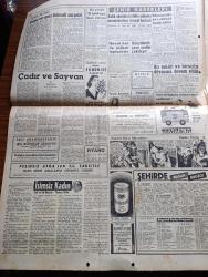 Hürriyet Gazetesi - Turkish Newspaper - 30 Nisan 1960 - İstanbul Ankara üniversiteleri 1 ay tatil - İstanbul'da bahar havası yaşandı fotoğraf - örfi idareler taşralı olan talebelerin derhal yerlerine dönmelerini bildirdi - Adnan Menderes hadiseler ile alakalı olarak radyoda bir konuşma yaptı - CENTO vekiller konseyi toplantısında İran şahının açış nutku fotoğraf - Fatin Rüştü Zorlu Tahran'da bir konuşma yaptı - Güney Kore'de idareyi ele alan hariciye vekili Huh Çung fotoğraf - Chessman yine ölüme yaklaştı - NATO genel sekreteri P.H. Spaak bugün geliyor - Batı trakya'dan 25 kişi iltica etti - İstanbul'da sinema tiyatro programı - köylüye iyi yaşama şartları öğretiliyor - Tevhid Bilge Tiyatrosu Bursa tayyare sinemasında - Allah çocukları unuttu yazan Oya Baydar Yazı Dizisi - Hürrem Sultan yazan Feridun Fazıl Tülbentçi Yazı Dizisi - Doris Day İle Rock Hudson fotoğraf - İstanbul ve Ankara'daki spor hareketleri tehir edildi - Can Bartu İspanya'nın Sevil takımında oynayacak - Dünya Kupası