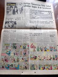 Hürriyet Gazetesi - Turkish Newspaper - 15 Mayıs 1960 - Adnan Menderes Ordu vapuru ile İzmir'e hareket etti fotoğraf - dağıtılan beyannameler için 2 yeni tebliğ neşredildi - Ankara'da 3 sinema bugün tatil edildi - troleybüs hattı için çalışmalara başlandı fotoğraf - İstanbul'da yeni trafik tedbirleri alındı - hınıs'ta bulunan mağara için hayaller boş çıktı fotoğraf - Cannes'da Striptiz fotoğraf - Fen fakültesi ile Beyazıt belediye kütüphanesi arasındaki Ada istimlak edilecek fotoğraf - İstanbul'da sinema tiyatro programı - İstanbul Ankara Radyosu Programı - çırağan tesisleri inşaatı yaz sonunda başlayacak - mektupla terzilik - Kruşçef Paris'te - Türkiye emlak Kredi Bankası - Paşabahçe Laleli satış mağazası açıldı - vatan mesulleri hakkında yeni bir mahkumiyet - dünya ordulararası futbol şampiyonasını finalleri bugün Cezayir'in oran şehrinde başlıyor fotoğraf - Türkiye Yunanistan Ordu futbol takımları bugün 18'de karşılaşıyor - Bursa'daki milli Lig maçında Fenerbahçe 0 Göztepe 0 foto