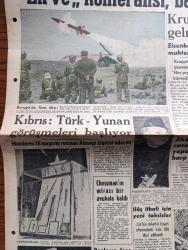 Hürriyet Gazetesi - Turkish Newspaper - 18 Mayıs 1960 - Zirve konferansı başlamadan çöktü - Kruşçef Dün konferansa gelmedi 3 ler toplandılar - Eisenhower'in Amerika'ya dönmesi muhtemel - Ankara örfi idare kumandanlığının tebliği 19 Mayıs için özel bir program hazırlandı - başvekili Adnan Menderes dün Bergama ve Manisa'da konuşma yaptı - Akdeniz'de casusluk yapan Rus harp gemisi - Kıbrıs Türk Yunan görüşmeleri başlıyor - Rusların Feza gemisi New York üzerinde görüldü - İdam Edilen Chessman'ın mirası bir avukata kaldı - Bakırköy'de Migros mağazasını soyan Remzi Çetin - Atatürk'ün takma dişleri emekli albay Halil N Yurdakul tarafından sergilendi fotoğraf - Atatürk'ün silahı fotoğraf - İstanbul'da sinema tiyatro programı - balarısı Ahmet ve Özdemir İstanbul radyosunda - Avrupa şampiyon kulüpler kupası final maçı Real Madrid ile Eintracht Frankfurt - Bursa'da İstanbulspor Beykoz'la karşılaşıyor - Fenerbahçe'nin yeni antrenörü Sandro Puppo 29 Haziran'da İstanbul'da olacak - voleybol