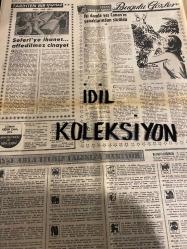HAFTA SONU GAZETESİ DOĞUM GÜNÜ GAZETESİ (TURKİSH NEWSPAPER) - 28 MAYIS 1970 - Yıl:4 Sayı:175 -Yeni Çıkan Plaklar listesi -Sevim Tanürek – Selda Alkor – Yılmaz Güney – Sevim Tuna – Türkan Şoray – Neriman Köksal – Selma Güneri – Fatma Girik – Ziya Taşkent – Mediha Demirkıran – Ahmet Sezgin – Fatma Karanfil – Yıldızlar prodüktörlere karşı cephe aldı – Rüçhan Çamay – Münir Nurettin – Nevin Kardeş – Ümit Utku – Yalçın Gülhan – Zuhal Aktan – Ayhan Işık – Emel Sayın – Engin Çağlar – Hülya Darcan – Piraye Uzun – Halit Refiğ – Zaliha – Juanito – Serpil Örümcer – Nazan Şoray – Harika bir taklitçi Sevim Tanürek – B. Bardot – M. Laforet – David Niven – Florinda Bolkan – Alain Delon – Şantör Alpay – Nesrin Sipahi – Erkin Koray – Sheila – Sylvie – Ardağan – Muammer Yeşil – Burhan Damcıoğlu – Devletin müzik faaliyetlerini denetlemesi istendi – Vedat Sunay – Ali Ersöz – Ali – Siyah gözlerin – Kuru intihar – Ahlâk buhranı – Kahraman askerler – Solmaz kumaş – Şeytan dürtüyor – Düğmenin de beyni var – Du