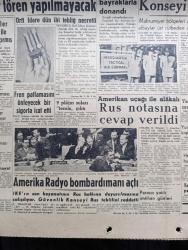 Hürriyet Gazetesi - Turkish Newspaper - 27 Mayıs 1960 - Türk ordusu vazife başında silahlı kuvvetlerimiz bütün yurtta idareyi fiilen ele aldı - Türk silahlı kuvvetlerinin millete tebliğleri - İstanbul'un fetih yılında hiçbir tören yapılmayacak - Bayram sevinci İstanbul bayraklarla donandı - milli müdafaa istişare konseyi Dün toplandı  - İsrailliler denizaltı ile adam kaçırmış - İsrail Birleşik Arap Cumhuriyeti hava çarpışması - Rauf Gökçen fren patlamasını önleyecek bir sigorta icat etti - İstanbul radyosunun yayınladığı üçüncü tebliğe göre İstanbul askeri Vali ve belediye reisliğini deruhte eden Tuğgeneral Refik Tulga fotoğraf - Talat Paşa'nın katili Soghnonon Tehlirian öldü - İstanbul'da sinema tiyatro programı - İstanbul Ankara Radyosu Programı - 1961 dünya güreş şampiyonası İtalya ve Japonya'da yapılacak - Baraj maçlarına katılacak takımlar Bursa'da toplandı fotoğraf - milli takım namzetleri bugün dolmabahçe'de çalışacak fotoğraf - America takımı yarın Karşıyaka ile oynuyor foto