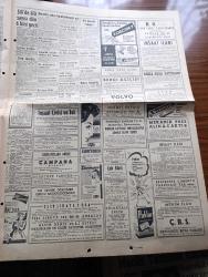 Hürriyet Gazetesi - Turkish Newspaper - 27 Mayıs 1960 - Türk ordusu vazife başında silahlı kuvvetlerimiz bütün yurtta idareyi fiilen ele aldı - Türk silahlı kuvvetlerinin millete tebliğleri - İstanbul'un fetih yılında hiçbir tören yapılmayacak - Bayram sevinci İstanbul bayraklarla donandı - milli müdafaa istişare konseyi Dün toplandı  - İsrailliler denizaltı ile adam kaçırmış - İsrail Birleşik Arap Cumhuriyeti hava çarpışması - Rauf Gökçen fren patlamasını önleyecek bir sigorta icat etti - İstanbul radyosunun yayınladığı üçüncü tebliğe göre İstanbul askeri Vali ve belediye reisliğini deruhte eden Tuğgeneral Refik Tulga fotoğraf - Talat Paşa'nın katili Soghnonon Tehlirian öldü - İstanbul'da sinema tiyatro programı - İstanbul Ankara Radyosu Programı - 1961 dünya güreş şampiyonası İtalya ve Japonya'da yapılacak - Baraj maçlarına katılacak takımlar Bursa'da toplandı fotoğraf - milli takım namzetleri bugün dolmabahçe'de çalışacak fotoğraf - America takımı yarın Karşıyaka ile oynuyor foto