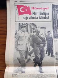Hürriyet Gazetesi - Turkish Newspaper - 28 Mayıs 1960 - yurtta tam bir huzur hüküm sürüyor yeni anayasanın hazırlıkları ilerliyor - milli birlik başkanı Orgeneral Cemal Gürsel Türk milletine hitabı fotoğraf - büyük millet meclisi fesholundu - Parti faaliyetleri yasak edildi - bütün üniversiteler açılacak - Kütahya yolunda yakalanan Adnan Menderes Ankara'ya getirildi ve istifa etti - Celal Bayar ise henüz istifa etmedi - Ankara'ya getirilen başvekil Adnan Menderes'in A 00073 plakalı otomobili vilayet önünde Kahraman Mehmetçiğin muhafazası altında fotoğraf - İstanbul'un yaşadığı tarihi an 27 Mayıs cuma saat 3 - Türk ordusu şehirde idareyi ele aldı - 28 Nisan 1960 Türk gençliği o gün şahlandı fotoğraf - Beyazıt meydanında polis siper alarak talebelerin üzerine atış açmıştı - İstanbul'da sinema tiyatro programı - Dün neşredilen tebliğler - hapisteki basın mensupları tahliye ediliyor - denizcilik Bankası yeni telsiz istasyonu kuruyor - bir talebe yurduna asılan yaşasın ordumuz pankartı