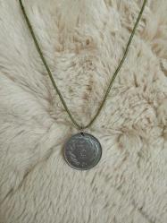 ESKİ METAL 5LİRA PARA KOLYE ,EL YAPIMI, KOLEKSİYONLUK, KULLANIMA UYGUN SIFIR.