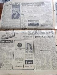 Hürriyet Gazetesi - Turkish Newspaper - 29 Mayıs 1960 - Yeni Hükümet Devlet Reisi Orgeneral Cemal Gürsel Tarafından Kuruldu fotoğraf - Adnan Menderes Kaçarken Nasıl Ele Geçti - Fatin Rüştü Zorlu'nun Eşi Mücevherlerini Kaçırmak İstedi - Kabine Üyeleri kimlerdir fotoğraf - Hürriyet Şehitlerinin Mezarları Aranıyor fotoğraf - İstanbul 507 Yıl Önce Bugün Türk Olmuştu - Celal Bayar İstifa Etti - Ordunun Hürriyet Hareketini Nasıl Yaptığı Dün Açıklandı - Hapisteki Gazeteciler Dün Serbest Bırakıldılar -İsimsiz Kadın Aşk Ve His Romanı Yazan Theresa Drake Yazı Dizisi - Dedektif Nik'in Maceraları Çizgi Roman - Altay Bugün America Takımı İle Karşılaşıyor - Kalp Aldanmaz Aşk Ve Macera Romanı Çizen Faruk Geç - İskoçya Milli Maçının Yapılma İhtimali Arttı - Sophia Loren Çocuğu Olmadığı İçin Üzgün - Allah Çocukları Unuttu Yazan Oya Baydar Yazı Dizisi - John Saxon Hollywood'un En Mesut Bekarı - Ankara Ve İstanbul Dünü Nasıl Geçirdi Fotoğraflar - Büyük Ata'nın Huzurunda fotoğraf