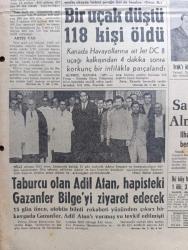 Hürriyet Gazetesi - Turkish Newspaper - 1 Aralık 1963 - Amerika'dan yurda dönen İsmet İnönü yeni bir hükümete girmeye hiç hevesli değilim dedi - Belgin Doruk hamile fotoğraf - bağdat'tan geliyorum yazan Rüçhan Arıkan - Bayan Kennedy 150 bin mektup aldı - Irak'ı idare edenler fotoğraf - Necmettin Sadak'ın eşi İlhan Sadak bir almanla evlendi fotoğraf - taburcu olan milli güreşçi Adil Atan hapisteki Gazanfer Bilge'yi ziyaret edecek fotoğraf - serbest kürsü herkese söz hakkı yöneten Tahsin Öztin - İstanbul'da sinema tiyatro programı - Spartaküs filmi Konak ve Atlas sinemasında - Kirk Douglas Tony Curtis Laurence Olivier fotoğraf - dev maç Fenerbahçe Galatasaray Dolmabahçe stadında - Fenerbahçe ve Galatasaray takımı karikatür - Beşiktaş 2 Hacettepe 0 fotoğraf - Demirspor 7 karşıyaka 0 - Galatasaray Stuttgart için anlaşabiliriz diyor - Fransa milli takım santraforu Fontaine ve Reims Kulübü sigortadan 1 milyon 532 bin lira aldı - Fenerbahçe Galatasaray maçını Avusturyalı hakemler yönetecek