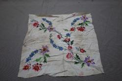 DEĞERLENDİRMELİK  Kanaviçe YASTIK  40 x 40 cm