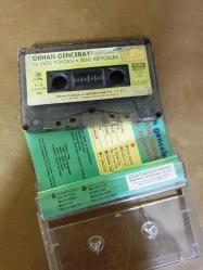 ORHAN GENCEBAY - KASET YA EVDE YOKSAN, SENİ ARIYORUM - KASET / Açıklamayı okuyunuz