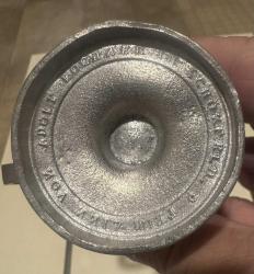 Sürahi/Kupa (Adolf Lösch & Co.) Antika Döküm Kalay veya Kalay Alaşımı Menteşeli Kapaklı Kupa/Mini Sürahi. Menşei/Üretici: Altında 