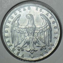 ALMANYA 3 MARK 1922 G. SİRKÜLASYON HATIRA-WEİMAR ANAYASASININ 3. YILI. ALÜMİNYUM 28 mm LEUCHTTURM KAPAMADA ÇİLALTI+