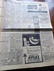 Hürriyet Gazetesi - Turkish Newspaper - 23 Mart 1963 - Celal Bayar serbest - eski Cumhurreisine halk tezahüratta bulundu - 80 yaşındaki eski cumhurbaşkanı Celal Bayar dün saat 8.22'de Kayseri cezaevinden tahliye edildikten sonra kızı Nilüfer Gürsoy ile kucaklaşıyor fotoğraf - Celal Bayar'ın beyanatı - Celal Bayar tam 1029 gün sonra tahliye edildi - İsmet İnönü pazartesiye kadar evinden dışarı çıkmayacak - Mısırla Suriye birleşme konusunda dün anlaştı - telefon davalarına para yatıran avukatlar telaşta - Aşktan sonra yazan İhsan İpekçi Yazı Dizisi - DYO boya - telefunken radyoları - Aygaz - Burç falınız - Canbaba Çizen Sururi - Hüseyin Cahit Yalçın ailesine ait müzayedeyi portakal mobilya evi organize etmekle şeref duyar - Celal Bayar'ın tahliyesinden fotoğraflar - Celal Bayar kaldığı otelin önünde fotoğraf - Celal Bayar Turan oteli'ndeki odasında gazetecilerle sohbet ettikten sonra İbrahim titiz adında berbere tıraş oldu fotoğraf - Sibel Sunay Celal Bayar'a çiçek veriyor fotoğraf