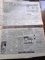 Hürriyet Gazetesi - Turkish Newspaper -23 Şubat 1963 -Af senato'da kabul edildi - kraliçe Elizabeth'e suikast yapacaklardı fotoğraf - Asi Kürtlerin lideri molla Mustafa Barzani Irak'ta Abdüsselam Arif hükümeti ile müzakerelere başlamıştır Fotoğrafı - Barzani'nin temsilcisi eski avukatlardan Talabani bir tören için Mısır'a gönderildi fotoğraf - İsmet İnönü Bayramı Gölcük'te geçirecek - Alparslan Türkeş köylü vatandaşlarımın derdini halletmek için geldim dedi Fotoğrafı - sınıfta kalan Tıp talebeleri hocaları Profesör Hikmet Yalgın'ın otosunu tahrip etmiş - kulak koparan matematik öğretmeni Orhan Özaktürk Dün savcılığa teslim oldu Fotoğraf - Amerika 1962 bütçemiz için 150 milyon lira hibe etti - Müzeyyen Senar'ın okuduğu şarap mahzende Odeon plaklarında - sonsuz yol çizen Faruk Geç - İstanbul Ankara Radyosu Programı - burç falı - Yeni Türkiye Partisi büyük Kongresi 14 Mayıs'ta yapılacak - Merih gezegeni ile radar irtibatı kuruldu - Cemal Madanoğlu'nun Alparslan Türkeş hakkında düşünceleri
