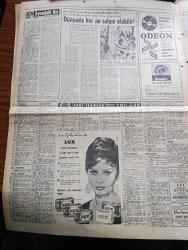 Hürriyet Gazetesi - Turkish Newspaper - 9 Şubat 1962 - Amerika 1 milyar 100 milyon lira hibe etti - 155 milyon lira da hususi sektör için ayrılacak - Jayne Mansfield ölümden kurtuldu fotoğraf - bir deniz kazasına uğrayan artistin yanında kocası ve bir arkadaşı vardı - Almanya'daki büyük maden kazasında ölü sayısı 270'e çıktı - Ali İpar 26 milyonluk para cezası hakkında rekor seviyede diyor Fotoğrafı - Milli eğitim teşkilatı baştan aşağı değişiyor - Beşe karşı 18 oyla Nuri Beşer'in masuniyetinin kaldırılmasına karar verildi - Cemal Gürsel Hüseyin Nail Kubalı'yı locasına alınca Adalet Partili senatörler salonu terk etti - Profesör Fahrettin Kerim Gökay CHA CHA ve Rockn Roll istemiyor - halk otobüsleri Üsküdar Rami ve Eyüp'te çalışacak - Mukaddes günah çizen Çizen Faruk Geç - aynadaki kız yazan Mükerrem Kamil Su Yazı Dizisi - Siz De Sophia Loren gibi Lux tuvalet sabunu kullanın - feriköylü futbolcular Dün boykot ilan ettiler fotoğraf - Fenerbahçe ve Galatasaray son hazırlık Fotoğrafı