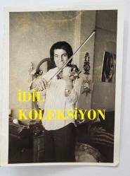 YEŞİLÇAM OYUNCUSU BEYZA BAŞAR'IN ORİJİNAL 2'Lİ FOTOĞRAF SETİ - 11 x 9 cm EBADINDA - BEYZA BAŞAR, MISIRLI SEVGİLİSİ FUAT RAHİM'LE BİRLİKTEYKEN ÇEKİLMİŞ 2 FARKLI KARE