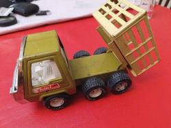 O14------TONKA OYUNCAK KAMYON CAMI YOK