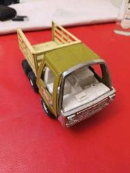 O14------TONKA OYUNCAK KAMYON CAMI YOK