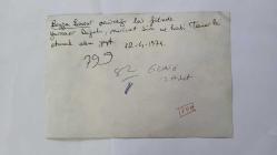 YEŞİLÇAM OYUNCUSU BEYZA BAŞAR'IN AJANS BASIN FOTOĞRAFI (KAĞIT BASKI) - 18 x 12 cm EBADINDA - BEYZA BAŞAR BİR FİLM ÇEKİMİ SIRASINDA MÜRÜVVET SİM, YURDAER DOĞULU ve BAKİ TAMER'LE AYNI KAREDE. 12 NİSAN 1974