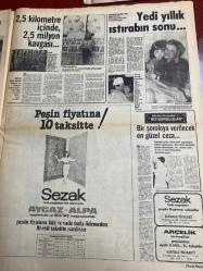 HAFTA SONU GAZETESİ DOĞUM GÜNÜ GAZETESİ (TURKİSH NEWSPAPER) - 1 MAYIS 1981 - Yıl:5 Sayı:18-Seze Aksu-Ahu Tuğba-Seher Şeniz - Osman Hattat - Tarık Aktuğ - Ünal Kutsal - Emel Sayın - Selçuk Aslan - Ümit Çelebi - Sevim Tuna - Müjde Ar - Atilla Özdemiroğlu - Lale Özdemiroğlu - Ajda Pekkan - Nilüfer Hanım - Deniz İzgi - Saadet Sun - Süreyya Güvenç  İşte Ermeni sevgiliyi şutlayan Türk - Kaleyi içten fethetme yolunda - 22 yaşında yakışıklı ve cömert bir aşık - İhanet - En ipek, en gömlek - Sevim Tuna erkek arıyor - Güzele ne yakışmaz - Beyaz - Ve Müjde Ar sevgilisini kovdu - Bunlar da bizim Smith ve Jones - Ayakkabı, çanta ve… - Hayatımda yeni bir dönem başlıyor - Nilüfer Hanım’la evlenebilirim - Çirkin olaydan sonra ilk kez yüz yüze - Görünmeyen adamın gözüyle arkadaşımın eşi… - Son ziyaret - Sosyetik kayınpeder Saadet Sun’u veto etti - Ana ahı tuttu mu tutar - Böyle gelinimiz olamaz