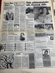 HAFTA SONU GAZETESİ DOĞUM GÜNÜ GAZETESİ (TURKİSH NEWSPAPER) - 1 MAYIS 1981 - Yıl:5 Sayı:18-Seze Aksu-Ahu Tuğba-Seher Şeniz - Osman Hattat - Tarık Aktuğ - Ünal Kutsal - Emel Sayın - Selçuk Aslan - Ümit Çelebi - Sevim Tuna - Müjde Ar - Atilla Özdemiroğlu - Lale Özdemiroğlu - Ajda Pekkan - Nilüfer Hanım - Deniz İzgi - Saadet Sun - Süreyya Güvenç  İşte Ermeni sevgiliyi şutlayan Türk - Kaleyi içten fethetme yolunda - 22 yaşında yakışıklı ve cömert bir aşık - İhanet - En ipek, en gömlek - Sevim Tuna erkek arıyor - Güzele ne yakışmaz - Beyaz - Ve Müjde Ar sevgilisini kovdu - Bunlar da bizim Smith ve Jones - Ayakkabı, çanta ve… - Hayatımda yeni bir dönem başlıyor - Nilüfer Hanım’la evlenebilirim - Çirkin olaydan sonra ilk kez yüz yüze - Görünmeyen adamın gözüyle arkadaşımın eşi… - Son ziyaret - Sosyetik kayınpeder Saadet Sun’u veto etti - Ana ahı tuttu mu tutar - Böyle gelinimiz olamaz