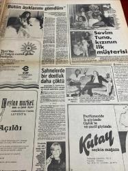 HAFTA SONU GAZETESİ DOĞUM GÜNÜ GAZETESİ (TURKİSH NEWSPAPER) - 15 MAYIS 1981 - Yıl:5 Sayı:20-Huysuz Virjin-Seyfi Dursunoğlu-Müjde Ar-Kadir İnanır-Nafiz Kavi-Bahar erdeniz-Ömer Tatlıses -Hülya Koçyiğit - Melek Koçyiğit - Nurettin Taylaner - Ünal Kutsal - Bülent Ersoy - Erdal İnceken - Fatma Girik - Memduh Ün - Talha Özmen - Ahu Tuğba - Prens Charles - Leydi Diana - Adalet Tatlıses - İbrahim Tatlıses - Şenay - Nilüfer - Ersen  “Annem Evlenemez” - Londra dönüşü bu sürprizle karşılaştım - Melek Koçyiğit harıl harıl bebek giysileri hazırlıyor - Huyu­suz da ameliyat oldu - Ben güzel bir kadınım - Body Veil - İşte uyum işte güzellik - Günümüz ana gözüyle - Tirsi spor istiyor - Atatürk şerefine… - Başkent değişiyor - Ah bu unutkan kadınlar - “İşte benim sevgilim” - Çifte mutluluk buna denir - Büyük piyangonun şerefine - Şerefe karıcığım - İyi ki doğdun Talha - Kadından neyimiz eksik - İngiliz Sarayı’nda gelin-görümce kavgası - Ekspres evlilikler rekortmeni - Görünce aldanmayın - Buluş burada bi