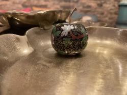 Cloisonne elma