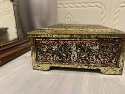 kolleksiyonluk teneke kutu