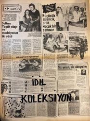 HAFTA SONU GAZETESİ DOĞUM GÜNÜ GAZETESİ (TURKİSH NEWSPAPER) - 26 HAZİRAN 1981 - Yıl:5 Sayı:26 -Türkân Şoray-Nazan Şoray-Bahar Erdeniz-Neşe Karaböcek-Tevfik Yener-Sedef Kakuş-Gönül Oğraşın-Emel Sayın-Sophia Loren-Sevda Karacalı-Sezen Aksu-Feri Cansel-Nihal Arda-Romalı Perihan-Mehmet Bakırdoğan-Ferdun Küçükel-Sultan Yeğah-Ahu Tuğba-Cengiz Coşkun-Ahmet Özhan-Arif Sağ-Orhan Gencebay-Sevim Emre-Mine Mutlu-Gönül Kural-Nejat Toktaş-Nerdi Özbeğen-Erdoğan Demirören-Necla Nazır-Ferdi Tayfur-Serpil Çakmaklı-Nilgün Arman-Musa Güneş-Ahu Tuğba-Sultan Yeğah-Kadir İnanır-Türkân Şoray-Nazan Şoray-Gönül Yazar-Küçük Timur