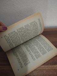 AL BEYAZ MAVİ BEYAZ- AZİZ NESİN VE MİKİS THEDORAKİS 'İN ÖNSÖZÜ İLE -Birinci Baskı